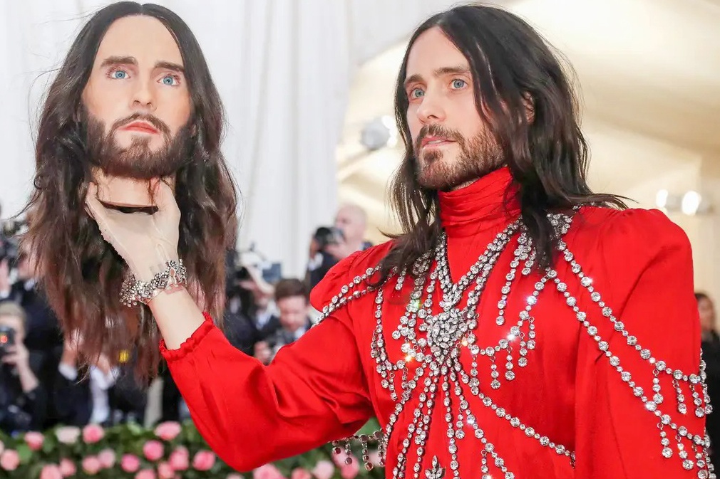 Khoanh khac gay soc nhat Met Gala hinh anh