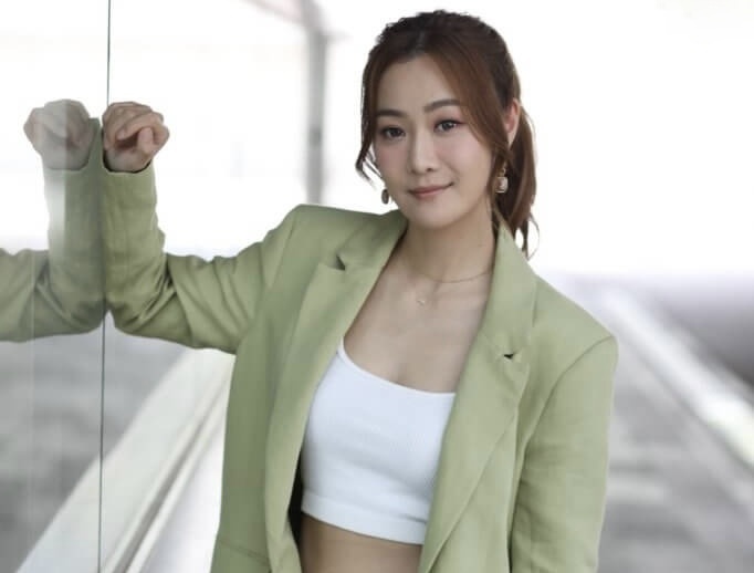 Nguoi dep TVB tro lai sau 2 nam bi cam song hinh anh