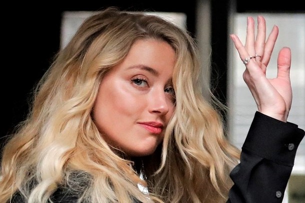 Amber Heard phan don hinh anh