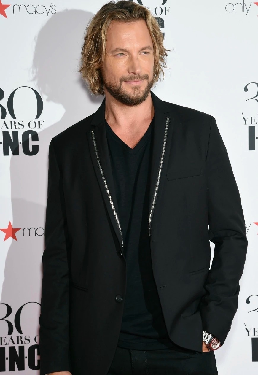 Chan dung ban trai moi cua Charlize Theron anh 6