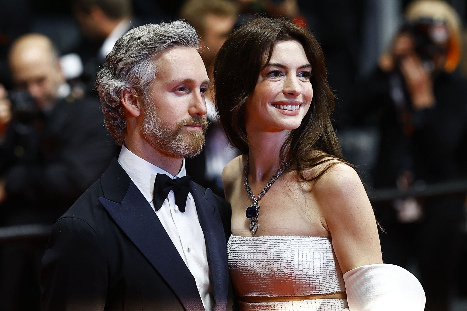 Khan gia vo tay 7 phut sau khi xem phim cua Anne Hathaway hinh anh