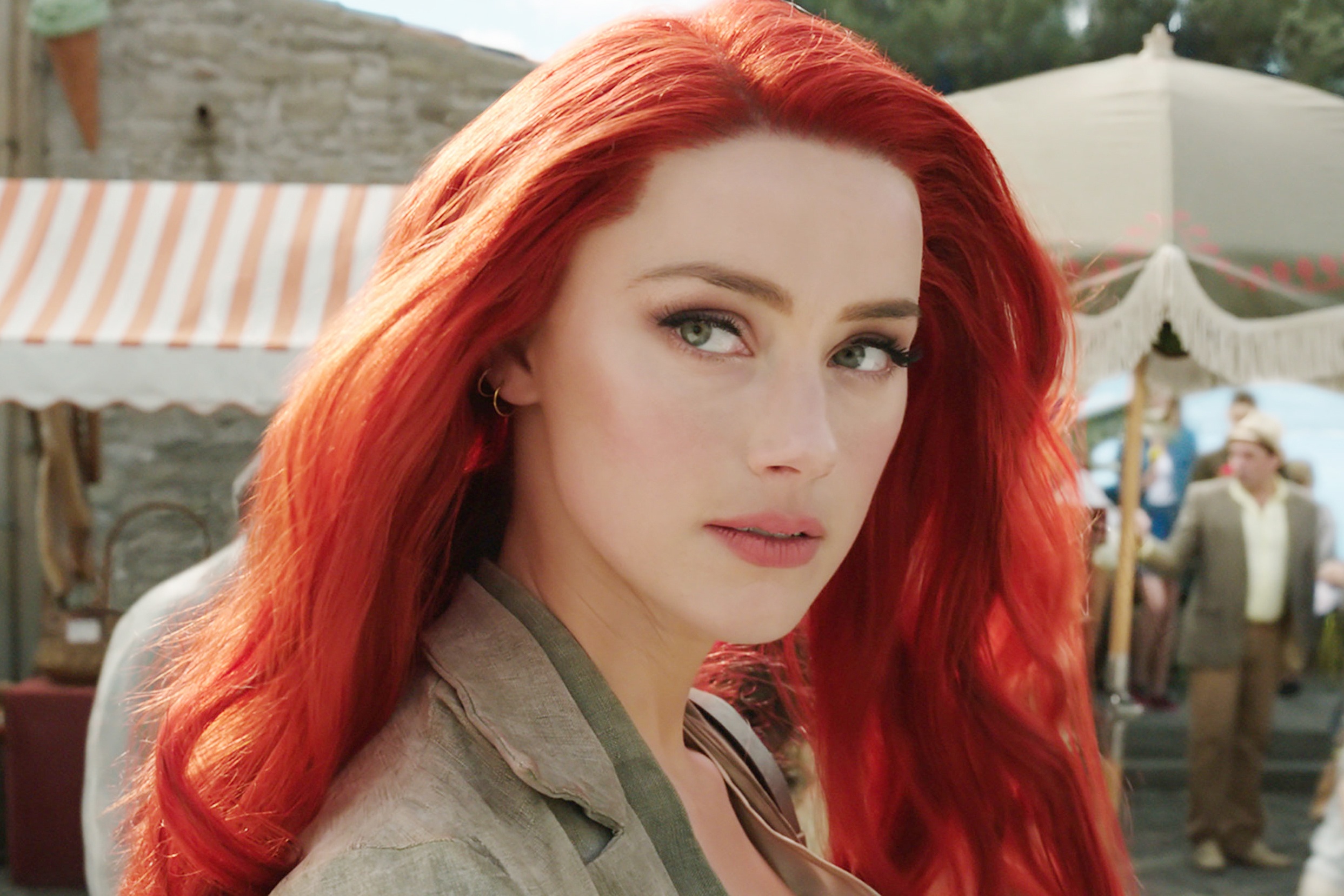 Amber Heard suyt bi loai khoi 'Aquaman 2' vi dien do hinh anh