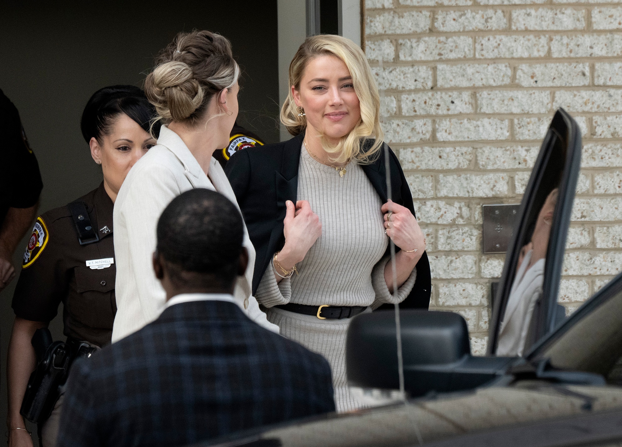 Nam gioi cung la nan nhan cua bao hanh gia dinh anh 2