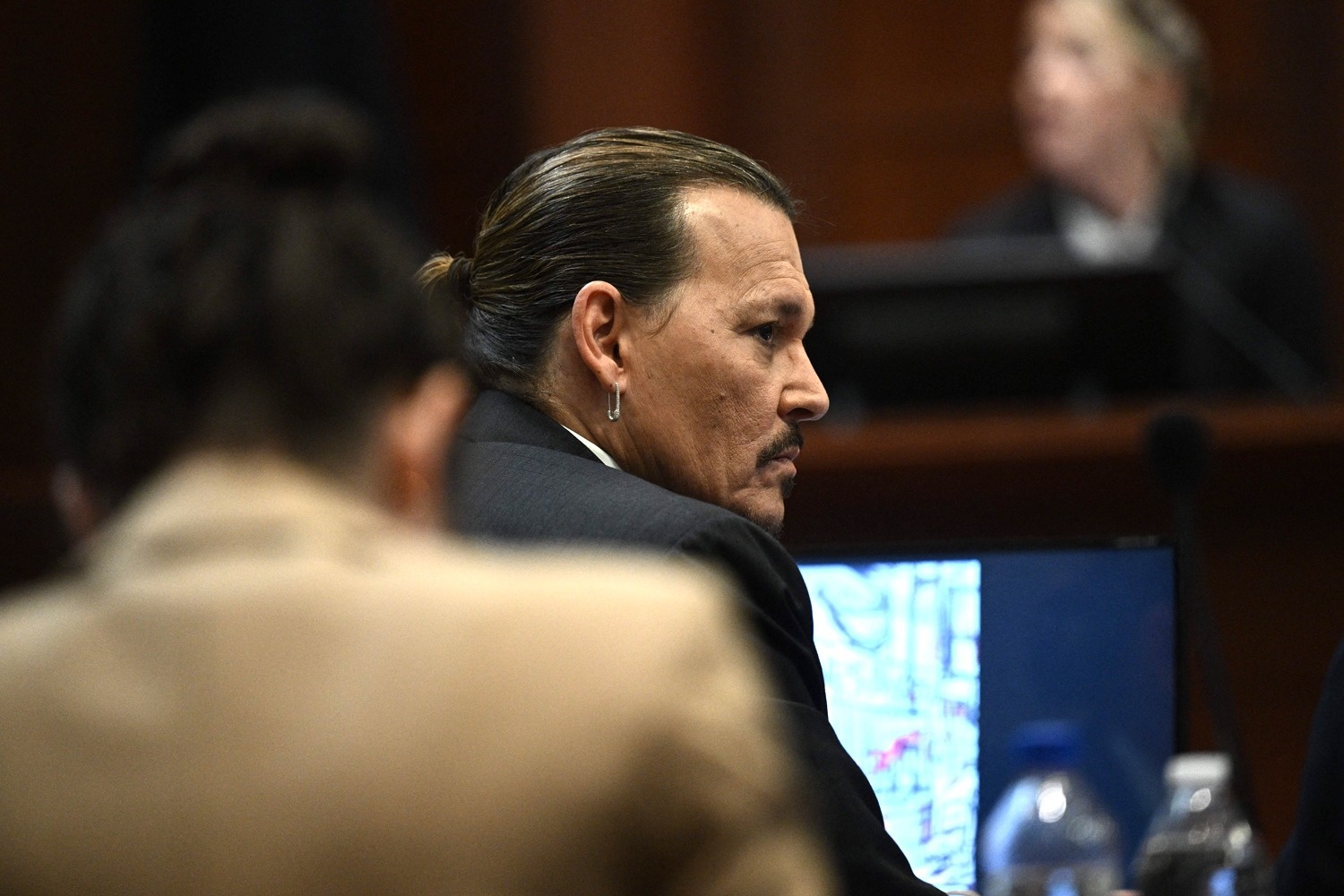 Nam gioi cung la nan nhan cua bao hanh gia dinh anh 3