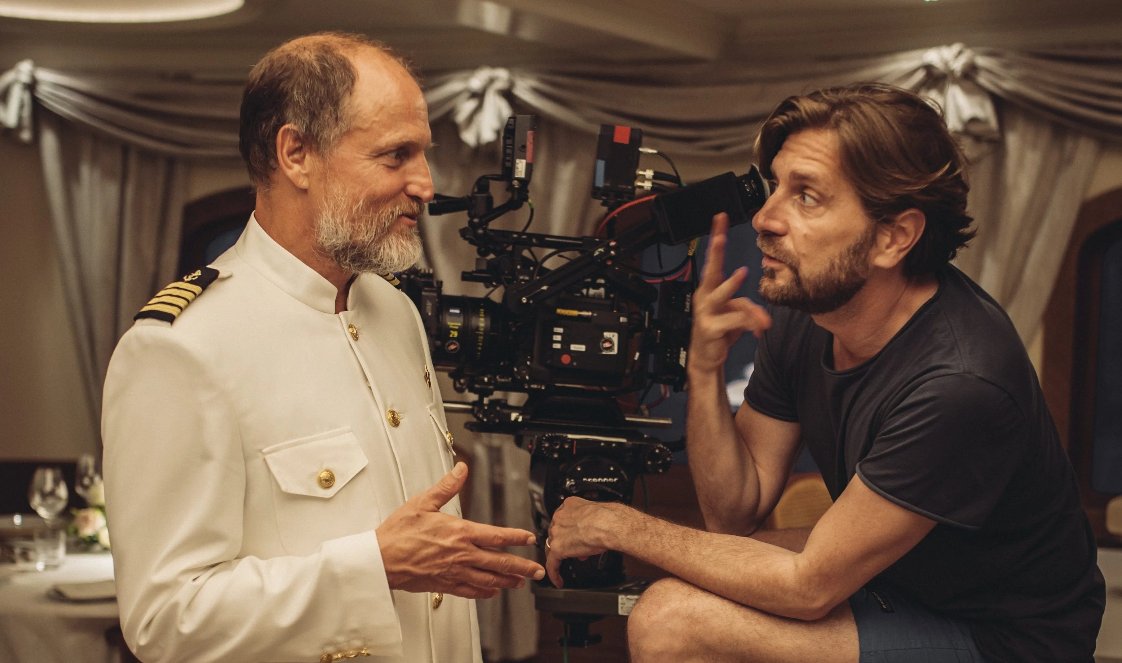 bo phim cham biem ve gioi sieu giau anh 1