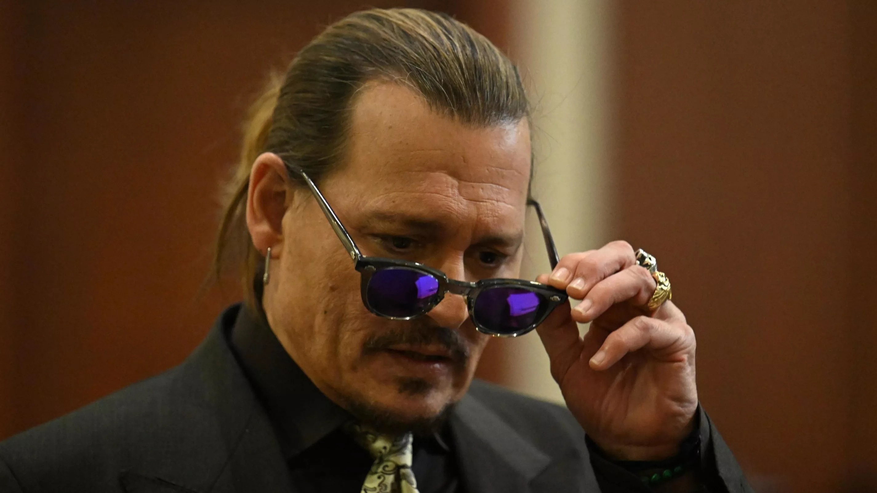 Phien toa cua Johnny Depp va Amber Heard gay bao anh 1