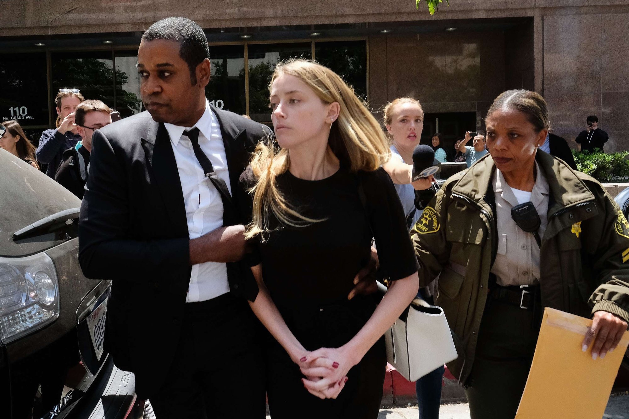 Johnny Depp thang kien nhu cu troi giang cho Me Too anh 3