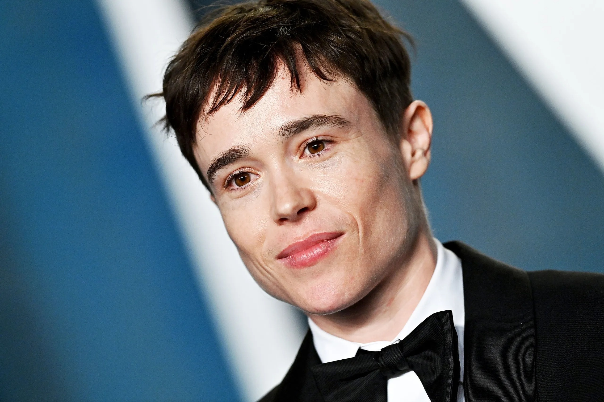 Elliot Page ke bi ep mac vay hinh anh