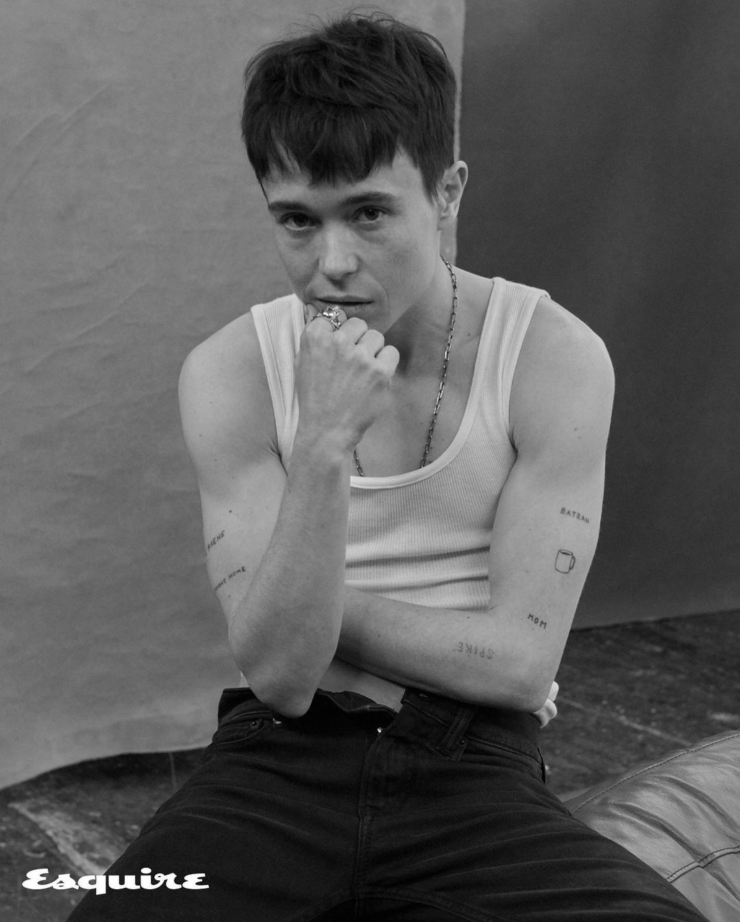 Elliot Page tung bi ep mac vay du tham do anh 2