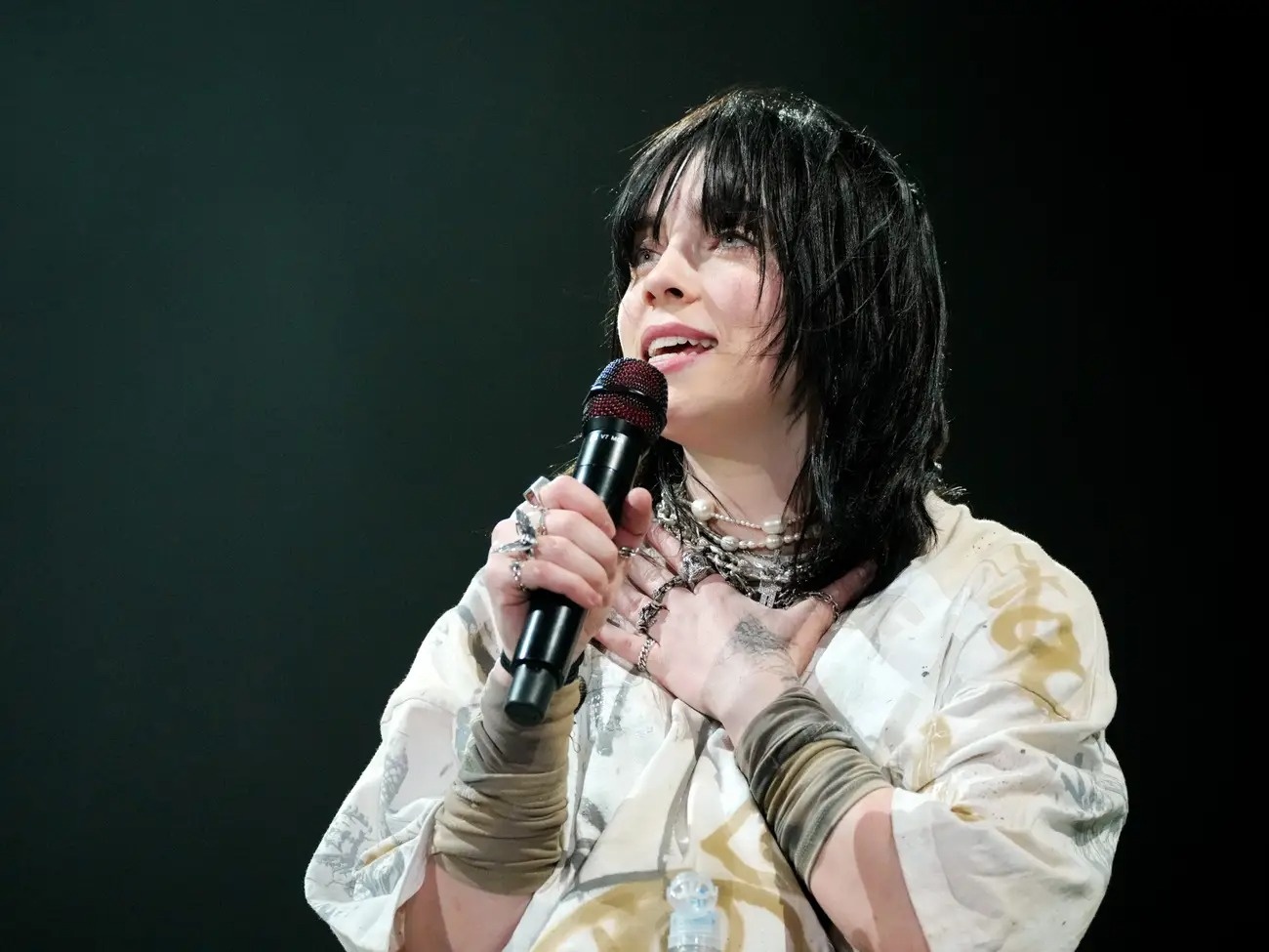 Billie Eilish hat ve cuoc chien Johnny Depp Amber Heard anh 1