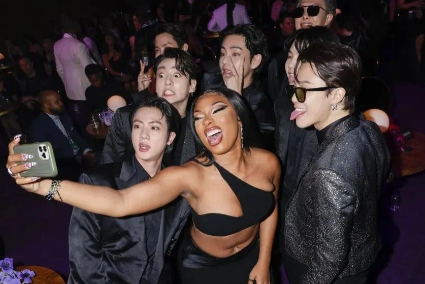 Ban than cua BTS o Hollywood hinh anh