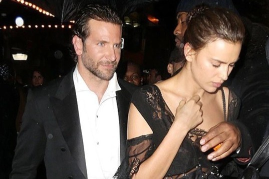 Bradley Cooper tung vat lon voi chung nghien ruou hinh anh