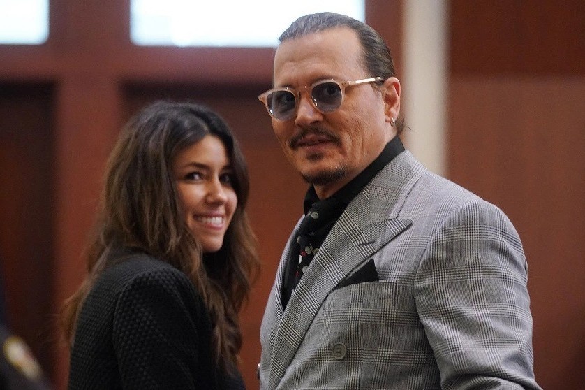 Nu luat su tiep tuc ra toa cung Johnny Depp hinh anh