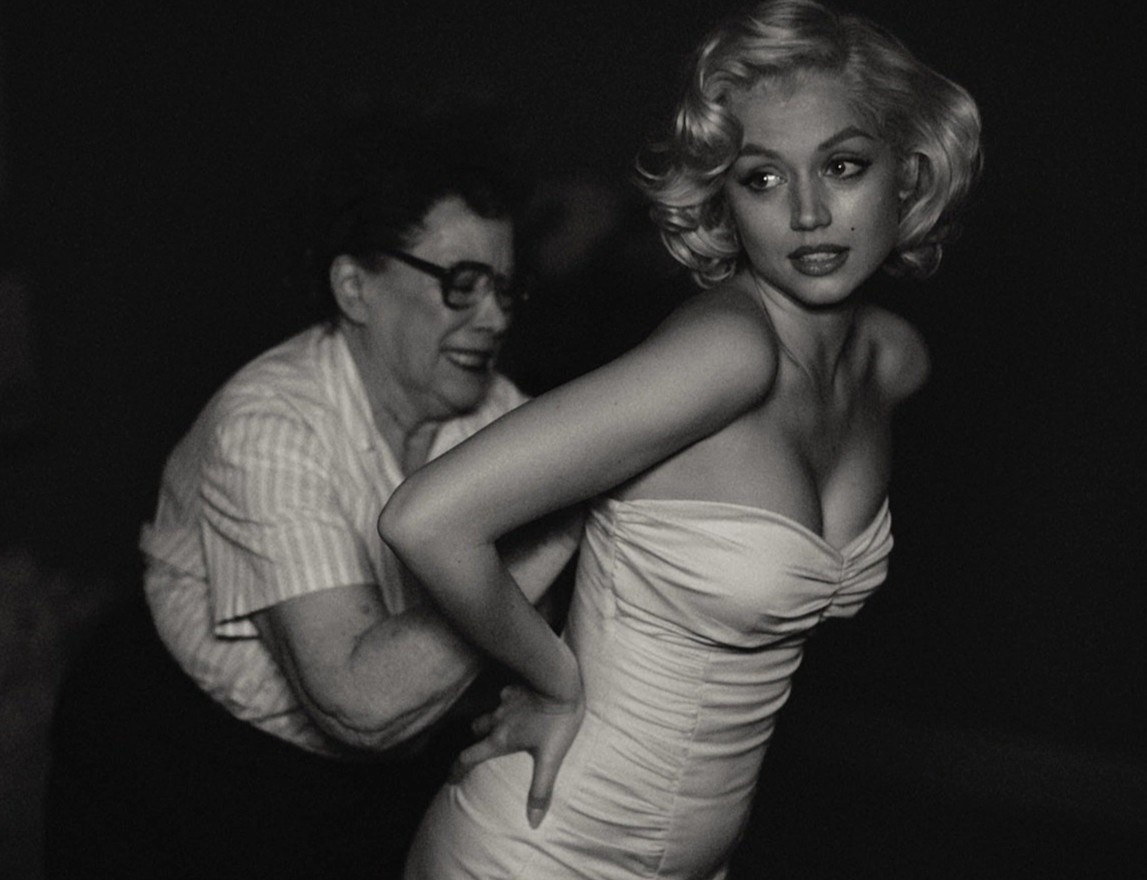 Ana de Armas trong phim 17+ hinh anh