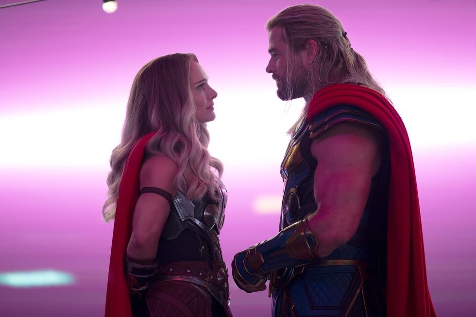 'Thor: Love and Thunder' lap ky luc anh 1