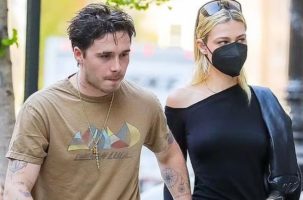 Brooklyn Beckham giua luc bi cat hop dong hinh anh