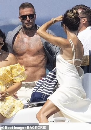 David Beckham khoe co bung o tuoi 47 anh 4