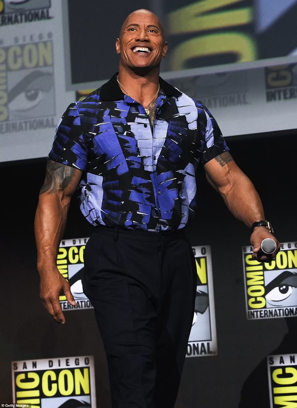 The Rock trong diện mạo siêu anh hùng cơ bắp ảnh 5 The Rock trong dien mao sieu anh hung co bap anh 5