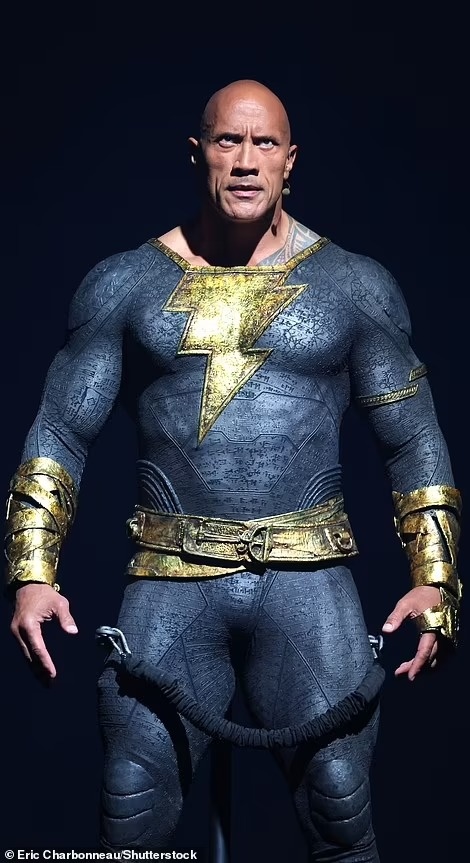 The Rock trong diện mạo siêu anh hùng cơ bắp ảnh 3 The Rock trong dien mao sieu anh hung co bap anh 3