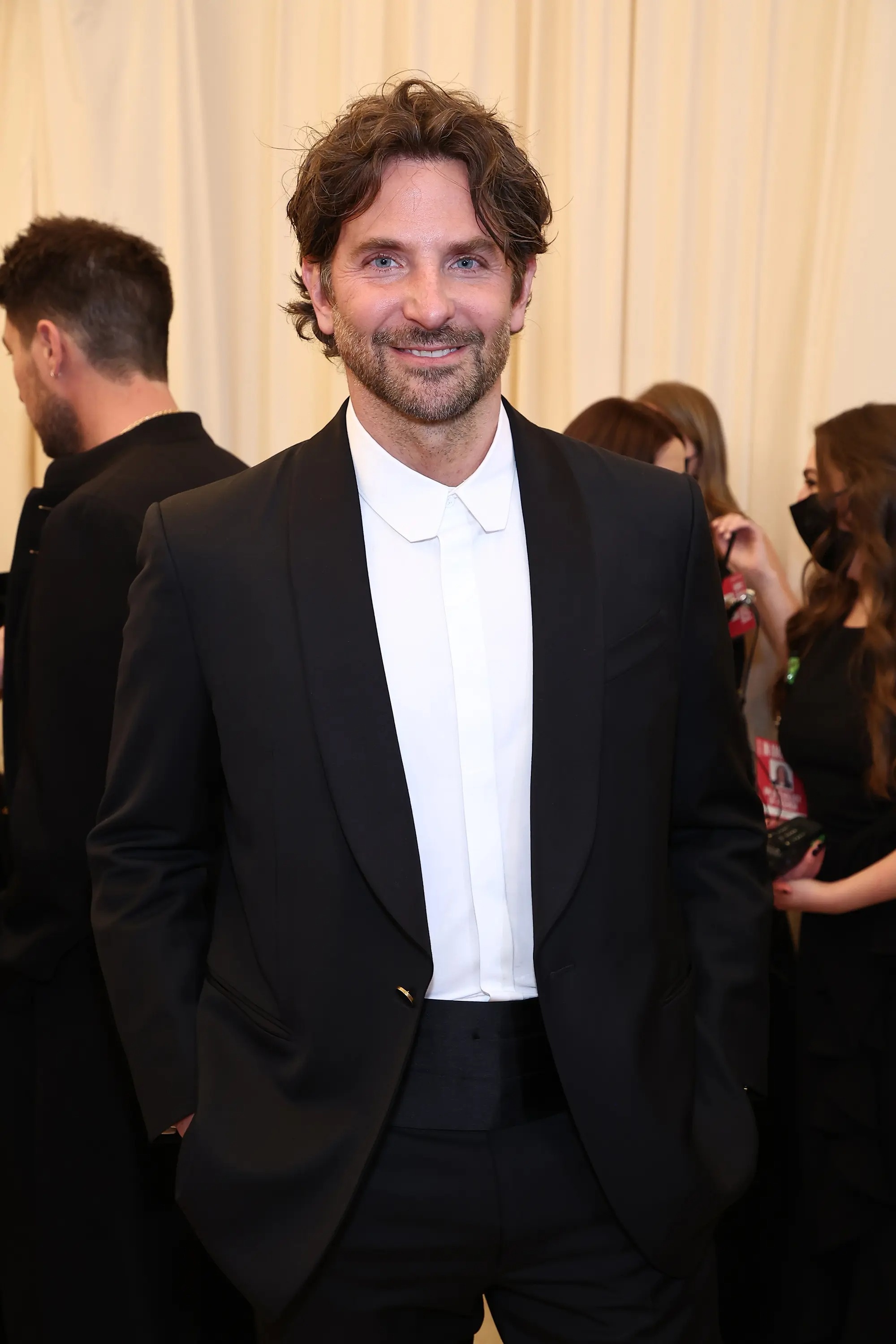 Hillary Clinton vui khi con gái nuôi yêu Bradley Cooper ảnh 1 Hillary Clinton vui khi con gai nuoi yeu Bradley Cooper anh 1