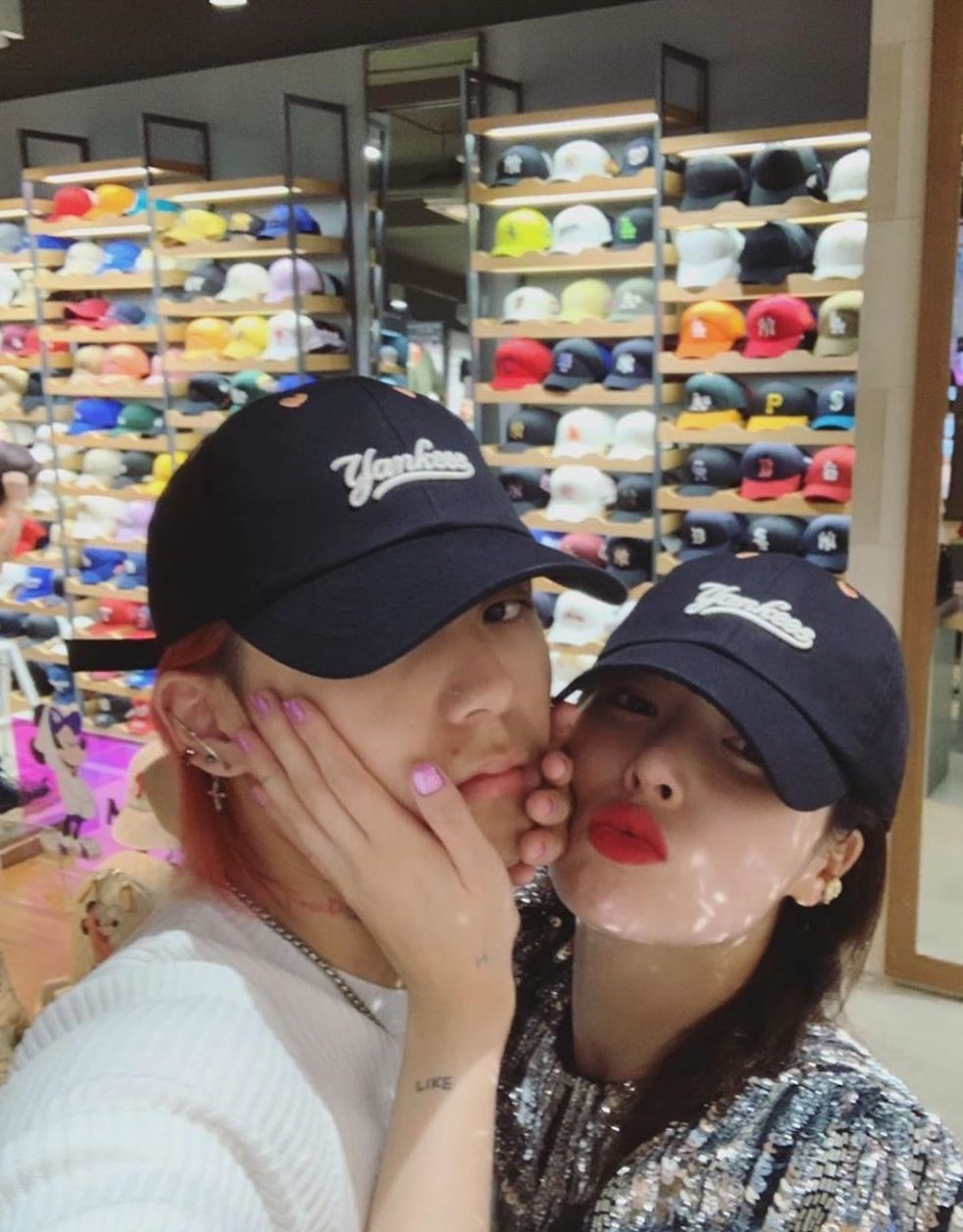 Hinh anh doi thuong cua bieu tuong goi cam Han Quoc anh 10