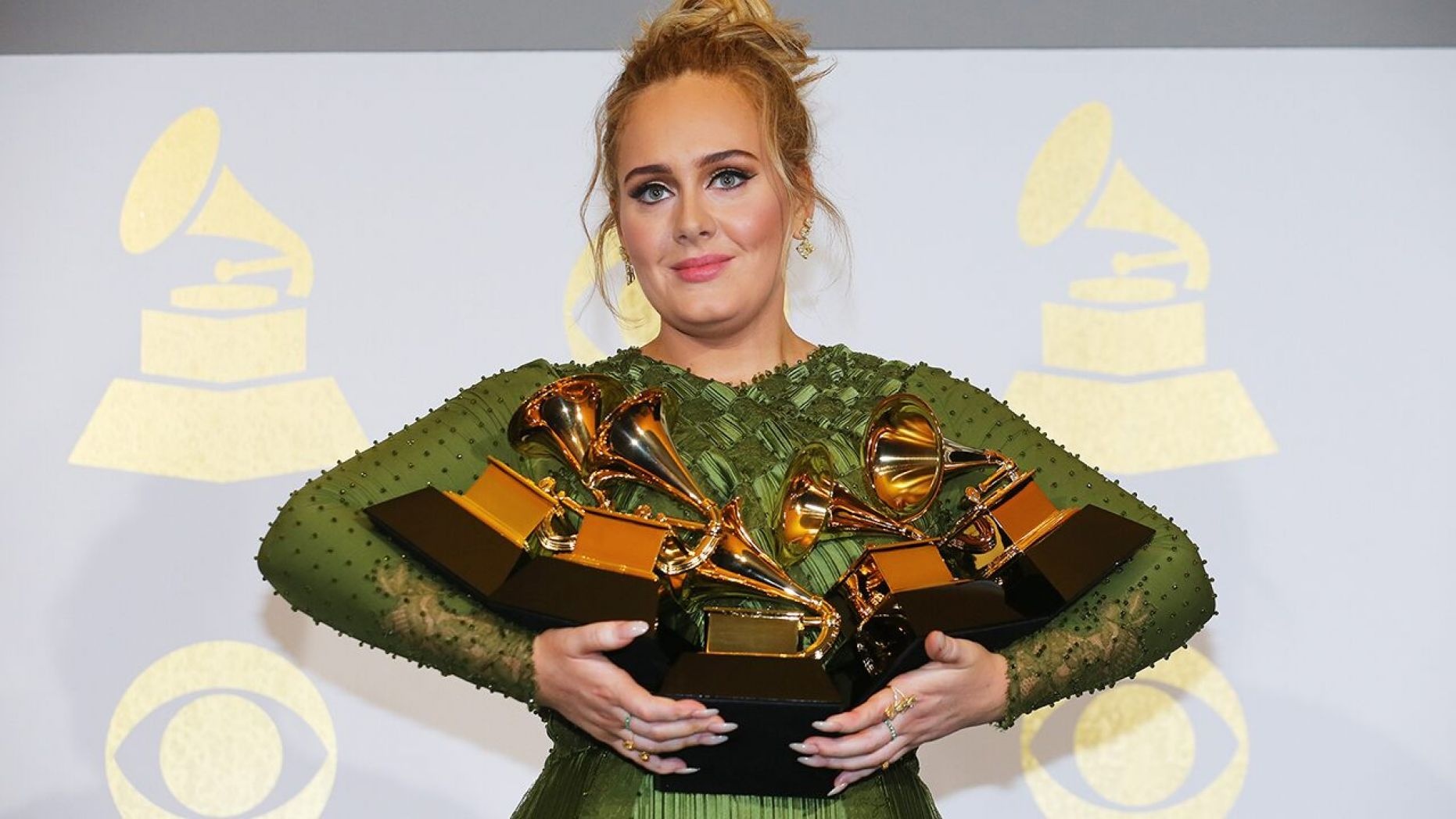 Adele hen tai ngo khan gia vao cuoi thang 9 hinh anh