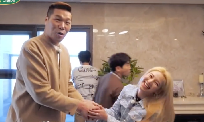 Thanh vien SNSD khoe nha trieu USD hinh anh