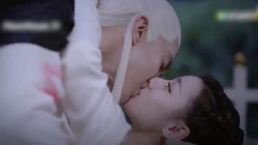 Phia sau nu hon den chay mau cua Cao Vy Quang va Dich Le Nhiet Ba hinh anh