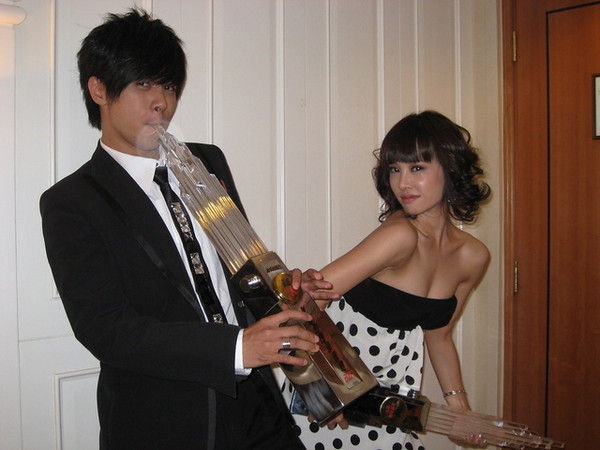 Vu dao, giong hat cua La Chi Tuong truoc khi mat su nghiep vi be boi hinh anh