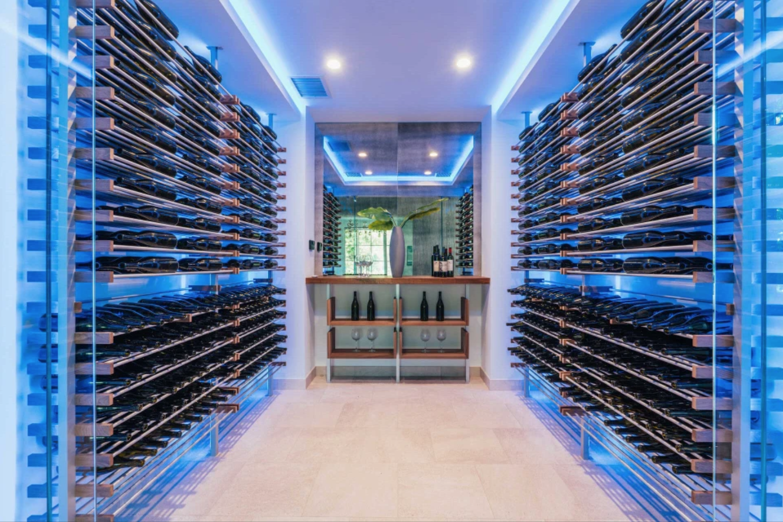 Ben trong biet thu tri gia 25 trieu USD cua The Weeknd anh 3