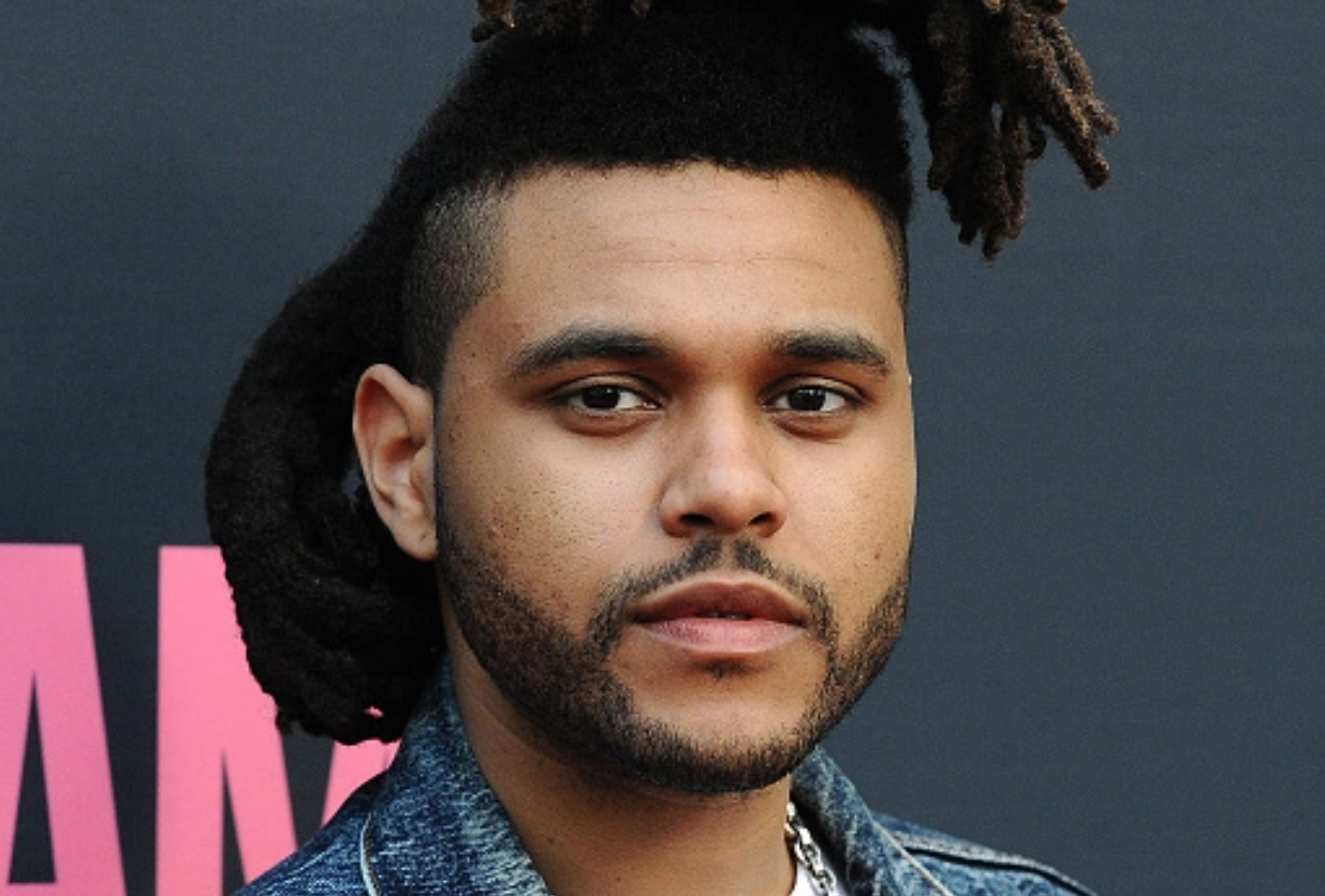 Ben trong biet thu tri gia 25 trieu USD cua The Weeknd hinh anh