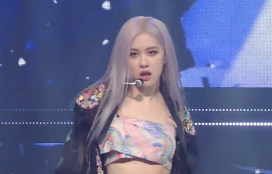 BlackPink khuay dong khi hat live ca khuc moi hinh anh