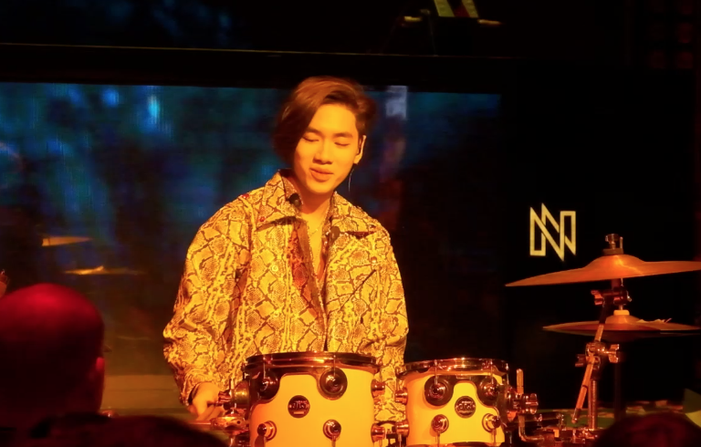 K-ICM choi trong mung sinh nhat hinh anh