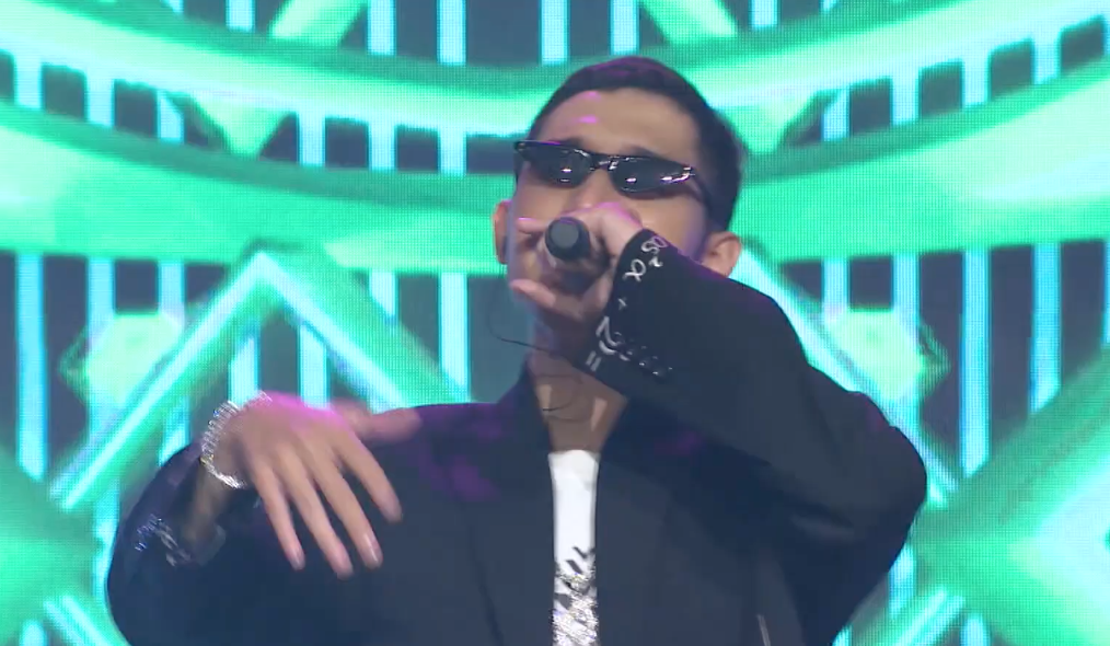 Duy Andy khien Karik tranh gianh voi Wowy hinh anh