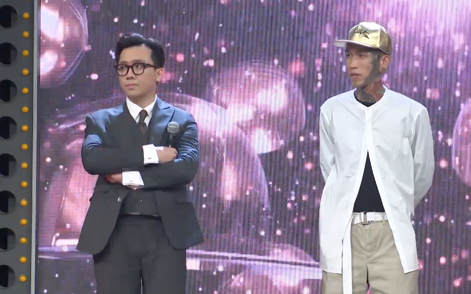 De Choat nhan hai non vang tu Wowy va Suboi hinh anh