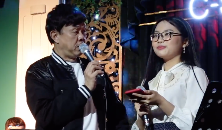 Phuong My Chi hat 'Lau dai tinh ai' theo phong cach hai huoc hinh anh