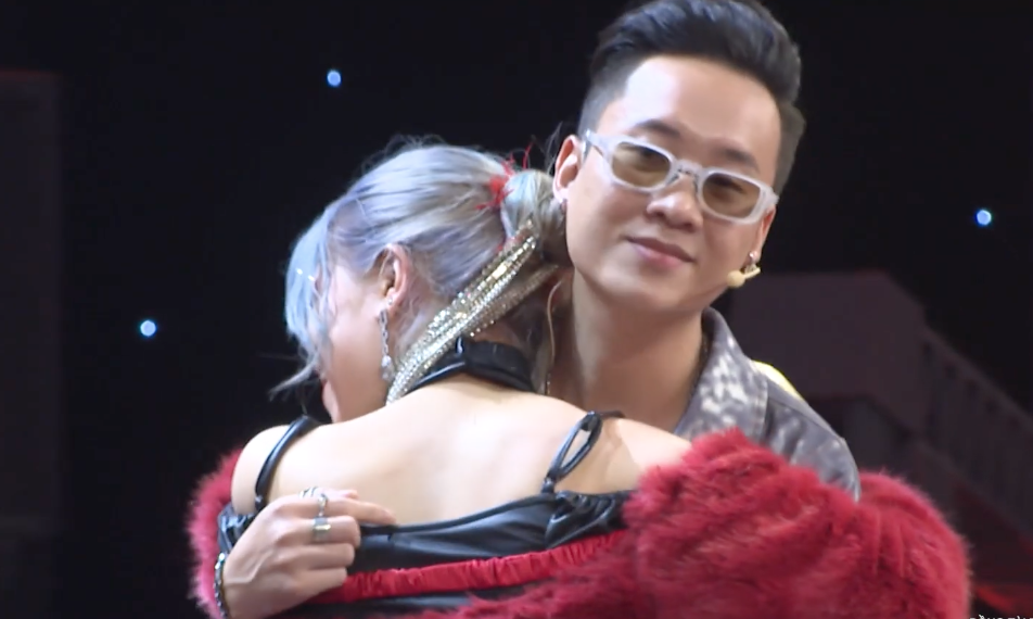 Tlinh duoc cuu vao chung ket Rap Viet hinh anh