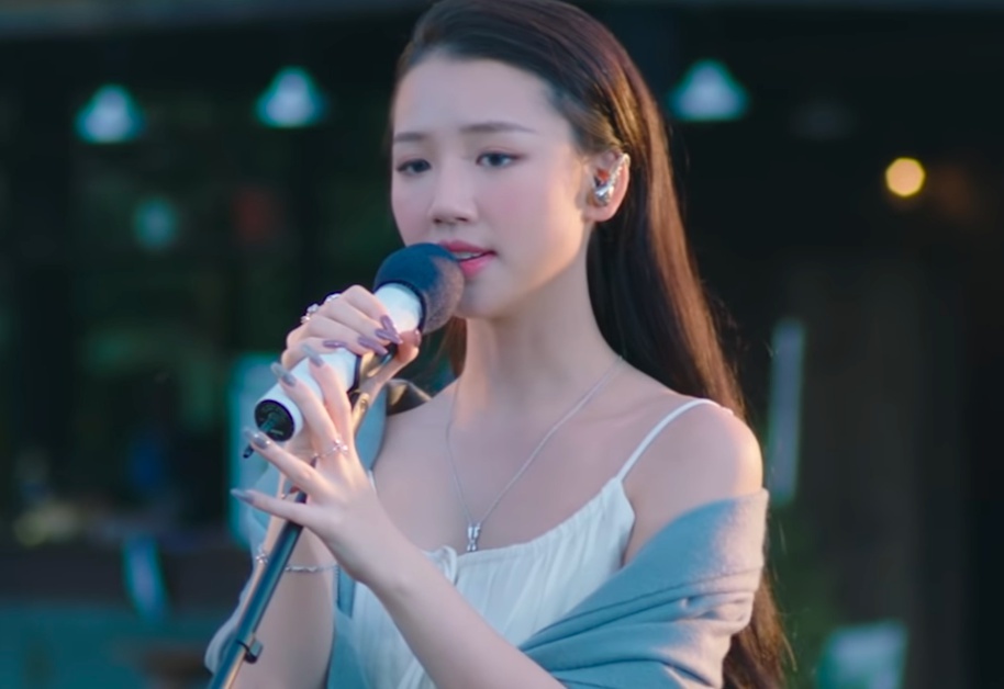 AMEE, Thuy Chi cover ‘Nang tho’ hinh anh