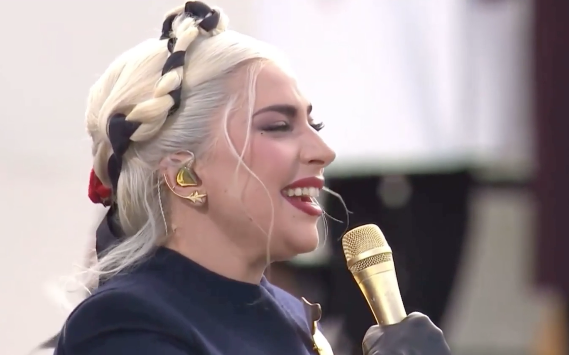 Lady Gaga mo man le nham chuc cua ong Joe Biden hinh anh