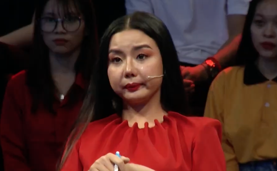 Ban rap ve nguoi me nhat ve chai khien giam khao bat khoc hinh anh