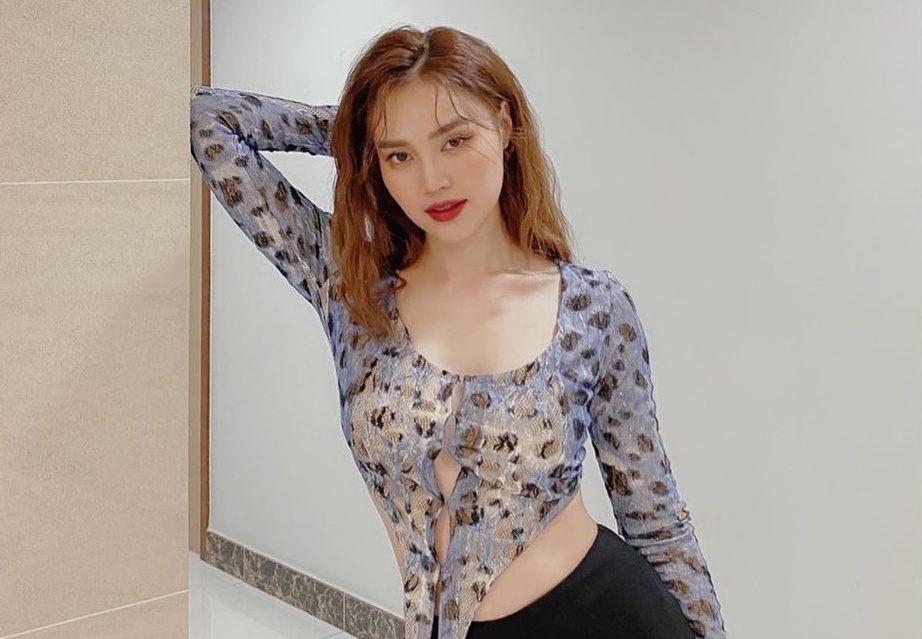 Ninh Duong Lan Ngoc nhay tren nen nhac BlackPink hinh anh