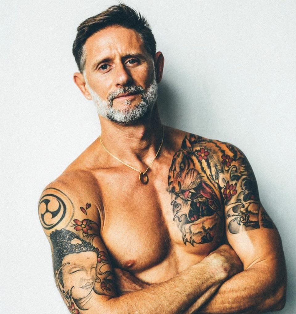 giao vien yoga anh 9