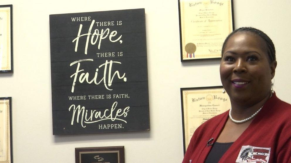 Nữ lao công trở thành hiệu phó ảnh 2 Nu lao cong tro thanh hieu pho anh 2