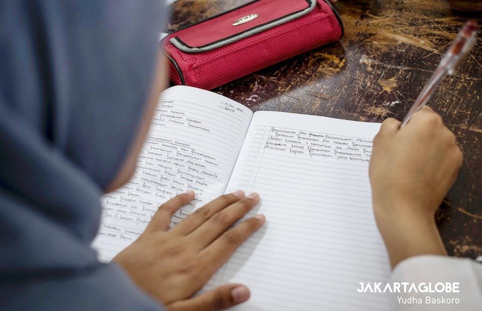 Cuoc song hoc sinh tren dao anh 9