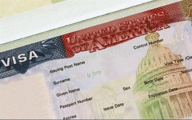 Mang theo ao chong dan, sinh vien Trung Quoc khong duoc du hoc My hinh anh