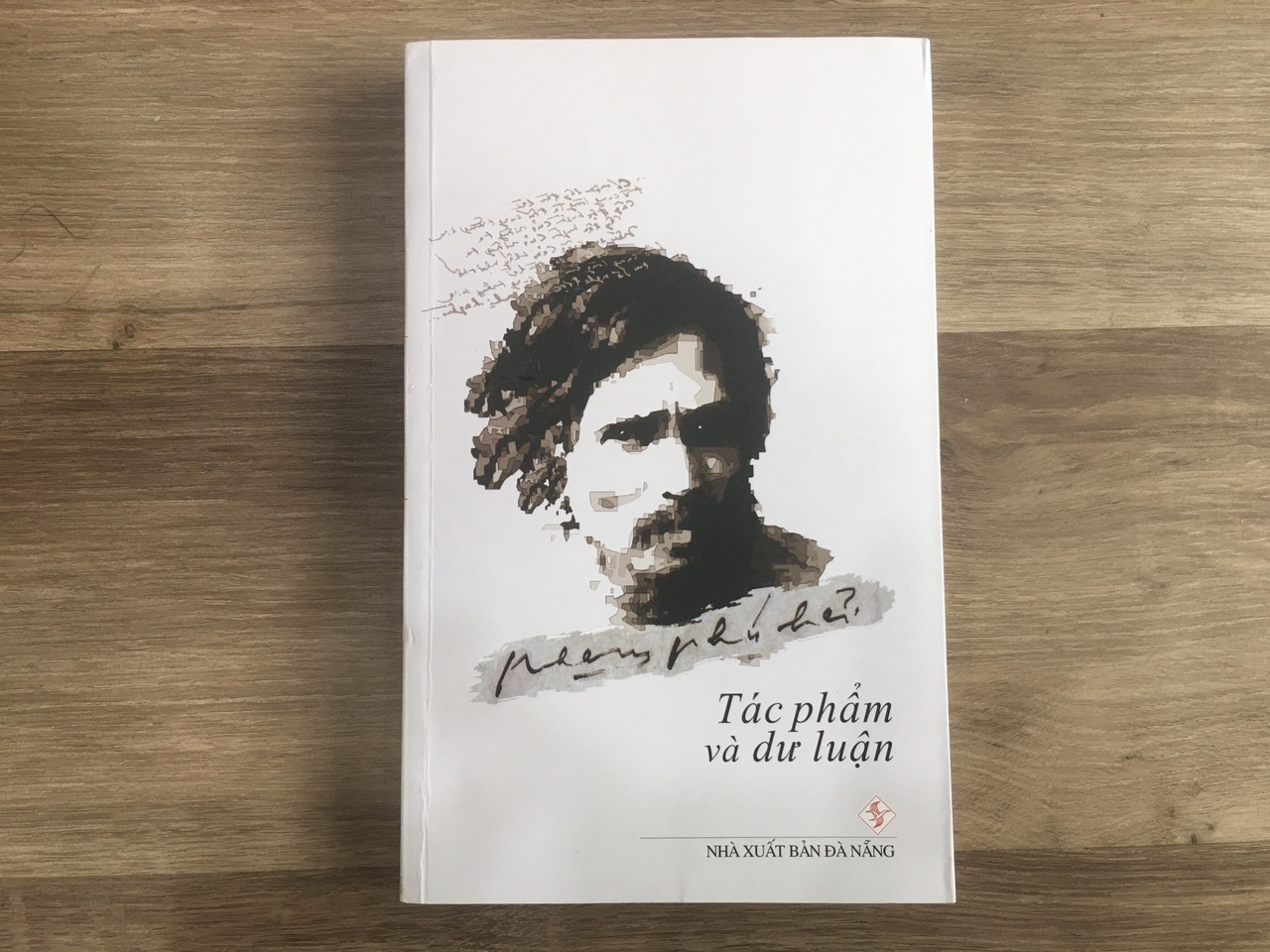 Tho cua mot nguoi 'dien' hinh anh