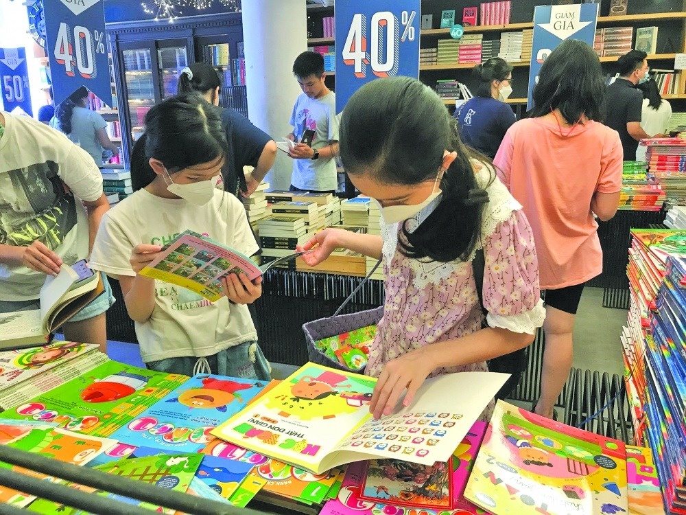 Thi truong xuat ban danh cho thieu nhi: Sach noi chiem uu the hinh anh