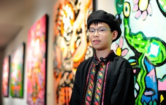 Hoa si 11 tuoi ban sach tranh sau 2 ngay trien lam hinh anh