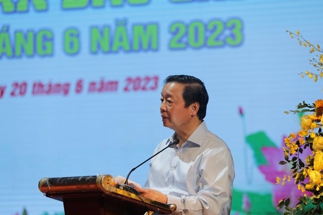 Bao chi Cach mang anh 2