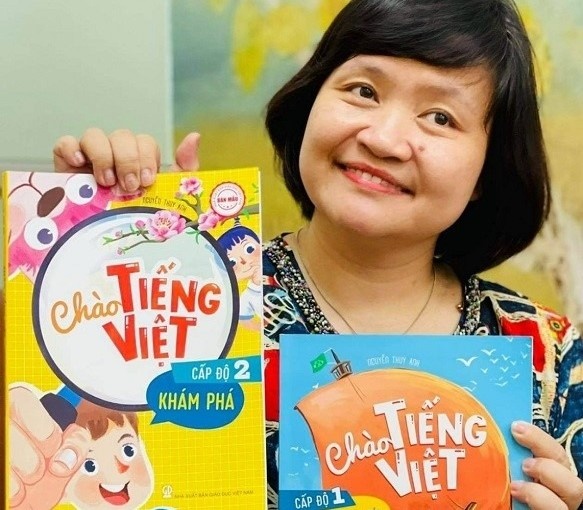 Tac gia bo sach dat giai A: Xuat phat tu noi lo con mat goc tieng Viet hinh anh